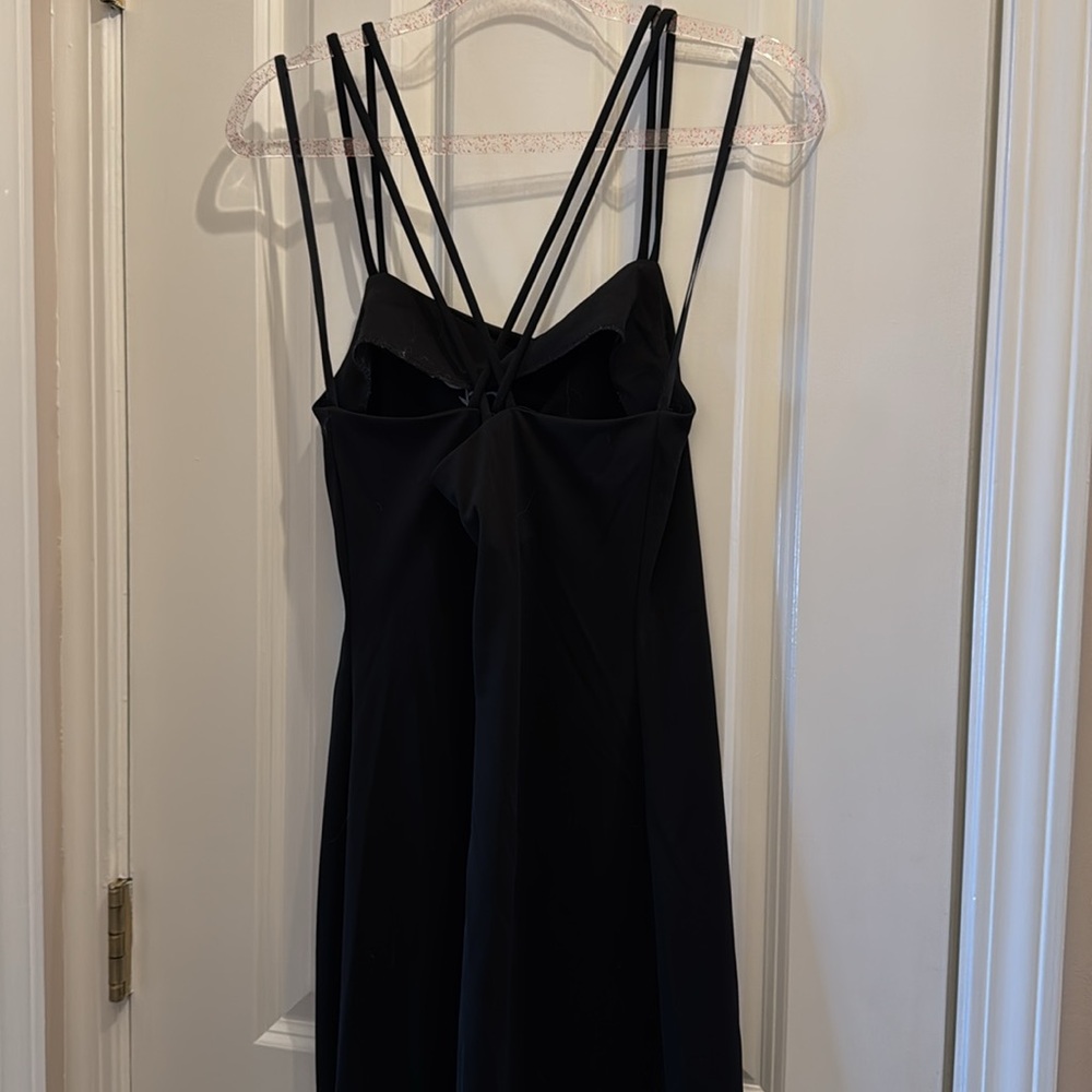 Dress. - Picture 3 of 4